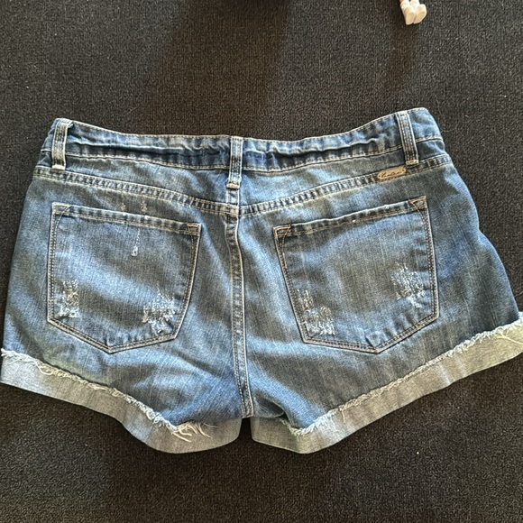 KanCan distressed mid-rise shorts - Picture 2 of 3